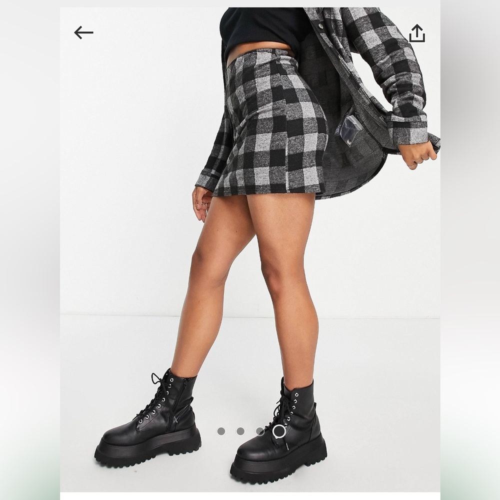 Womens Size 4 fluffy suit mini skirt in jumbo check plaid checkered